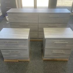 Dresser and 2 nightstands - Cómoda y 2 mesitas de noche