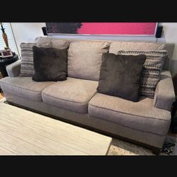 Couch /Sofa