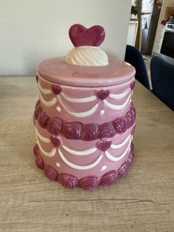 Ceramic Cake cookie jar
