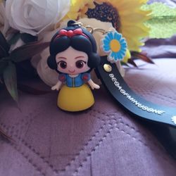 Snow   White   Keychain ——-  Blanca Nieves   Llavero         New 