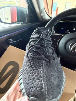 Yeezy onyx