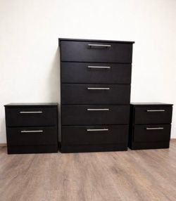 Chest and 2 nightstands - Gavetero y 2 mesitas de noche