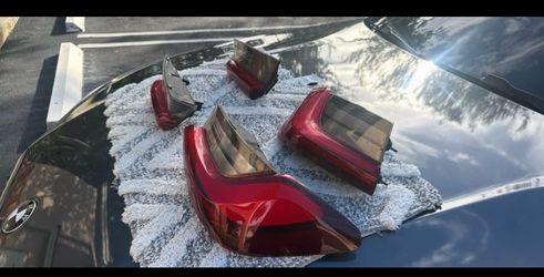 For Sale: OEM BMW 330i 2022 Rear Taillights