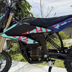 Hyper Bee  Surron Hyper Bee  $2800