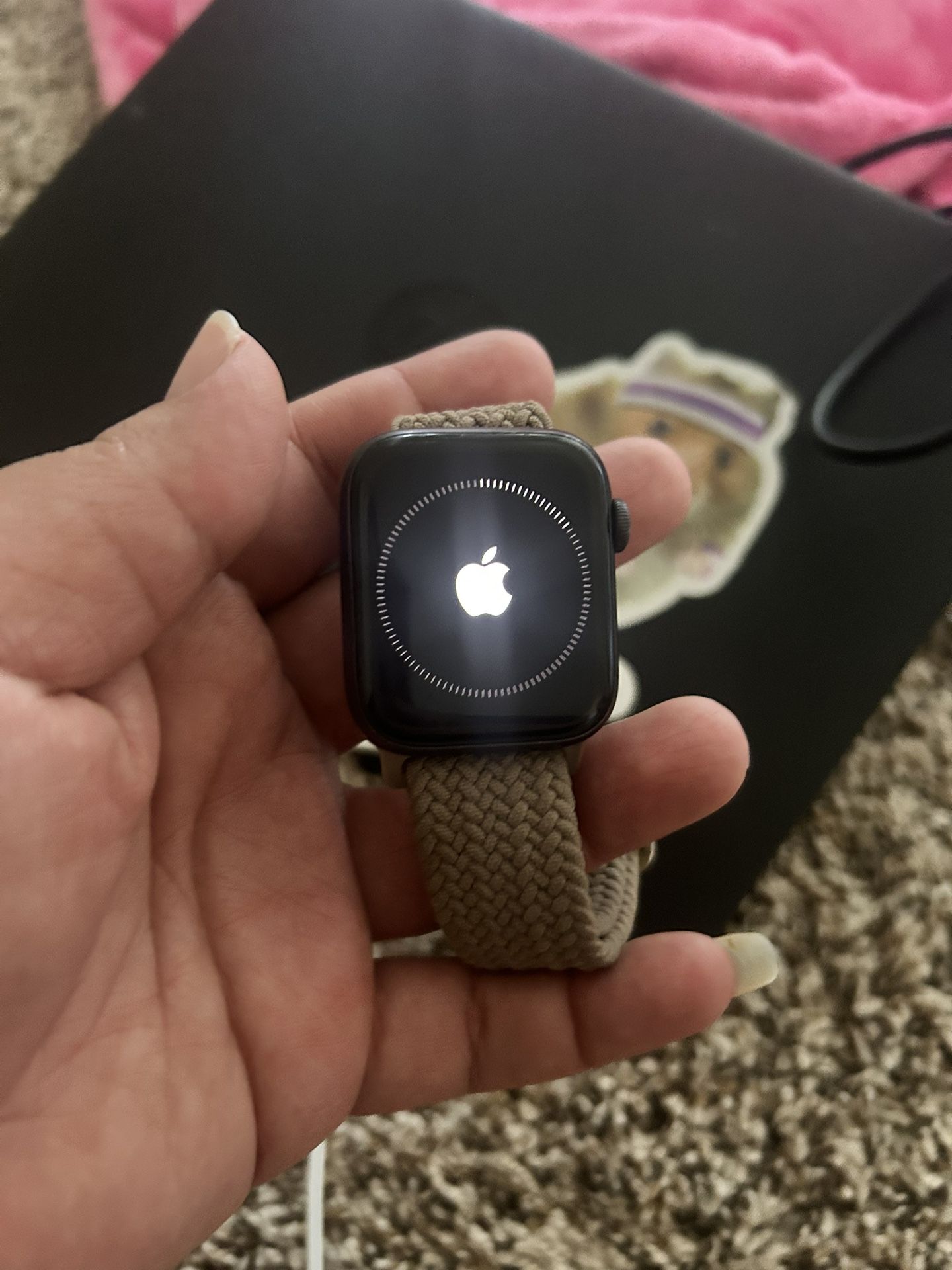 Apple Watch SE 44 MM (no Charger)