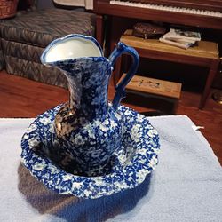  BEAUTIFUL VINTAGE  PITCHER And Bowl  Dark  BLUE AND WHITE  NO CHIPS OR CRACKS 