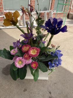 fake flower and vase arrangement