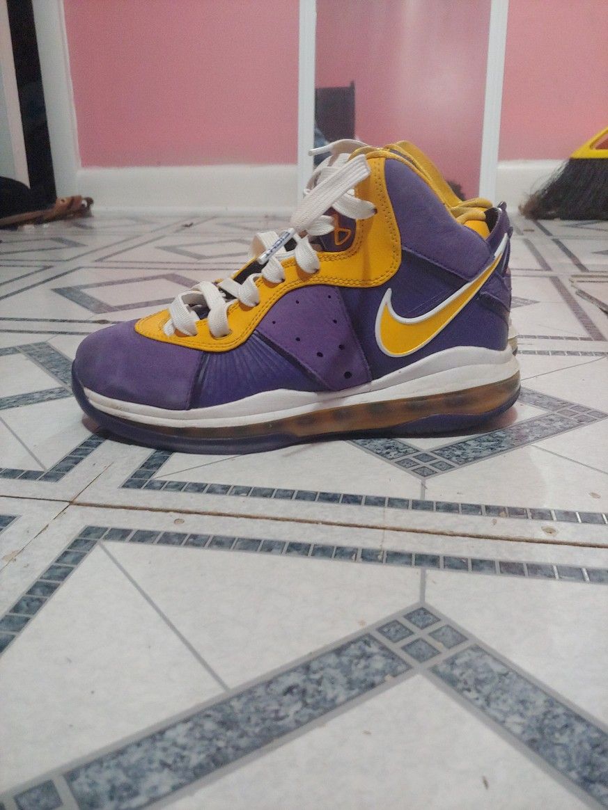 Lakers shoes