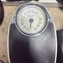 Taylor vintage weight scale