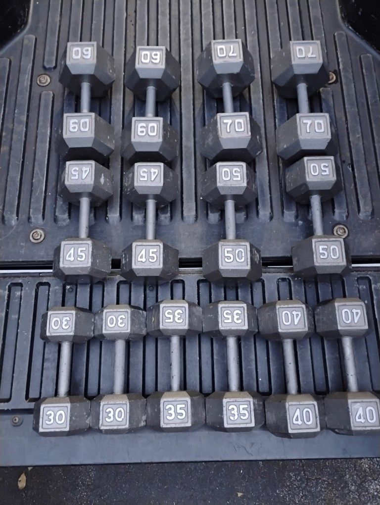 MATCHING  SET  OF  STEEL  HEX  DUMBBELLS  (PAIRS OF)  :   30s  35s  40s  45s  50s  60s  70s  