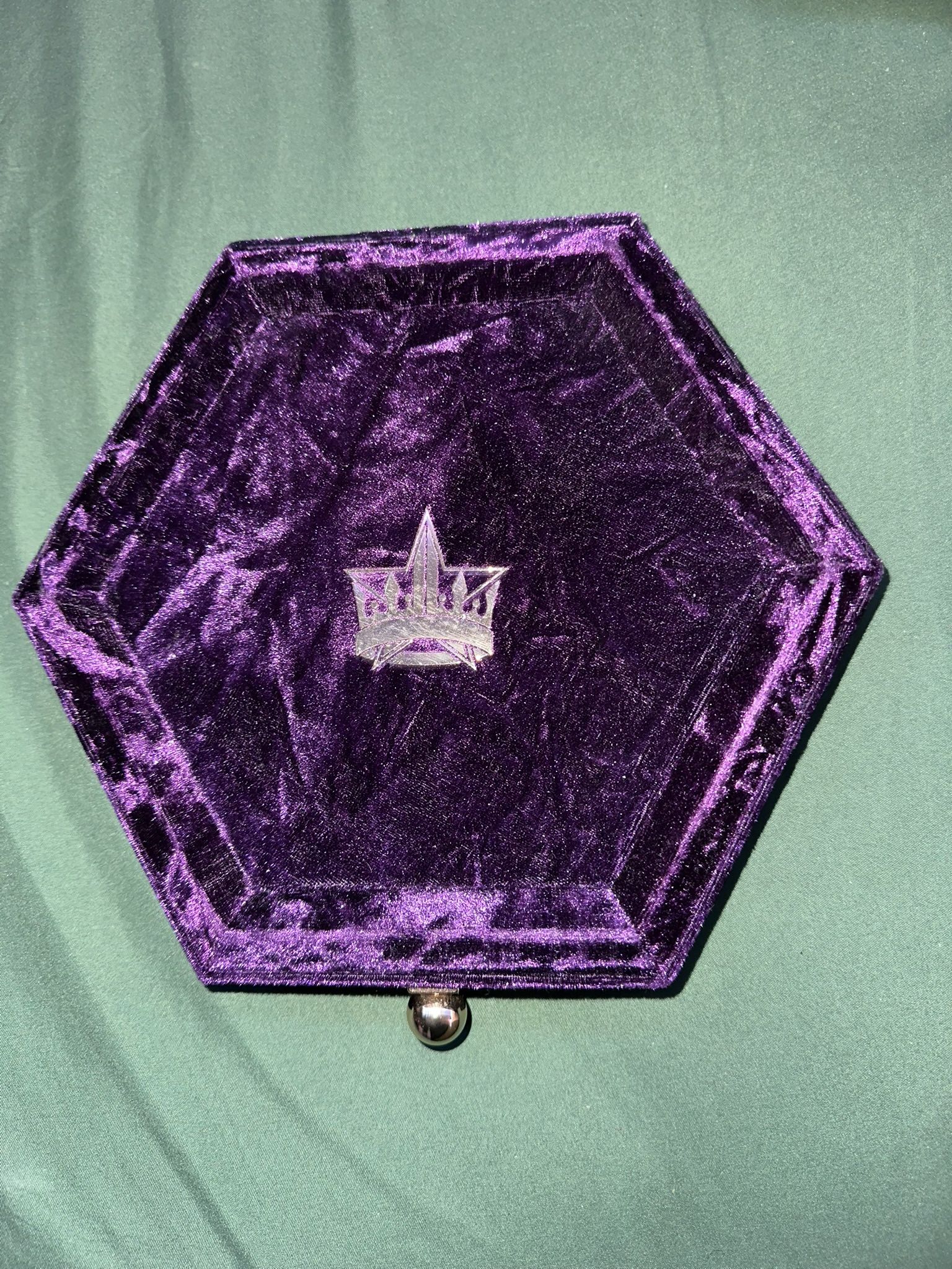 Jeffree Star Blood Lust Palette, Purple Box