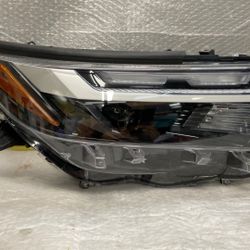 2022,2023,2024 TOYOTA RAV 4 Right Headlight
