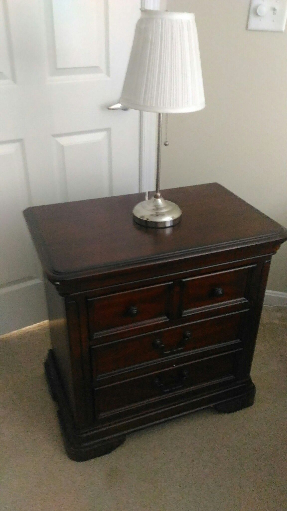 Night Stand with Lamp