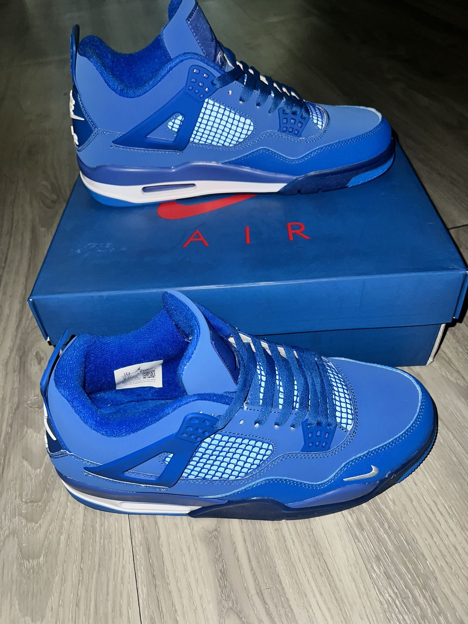 Jordan 4s