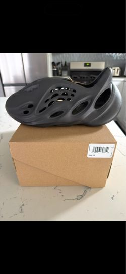 Adidas Yeezy Foam Runner Onyx Size 10