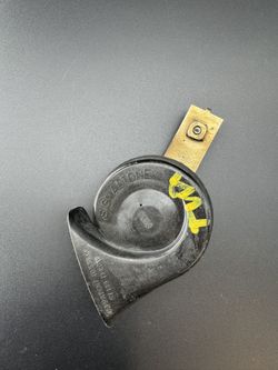 Signaltone low note horn/car horn