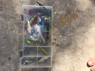 Fishing tackle box