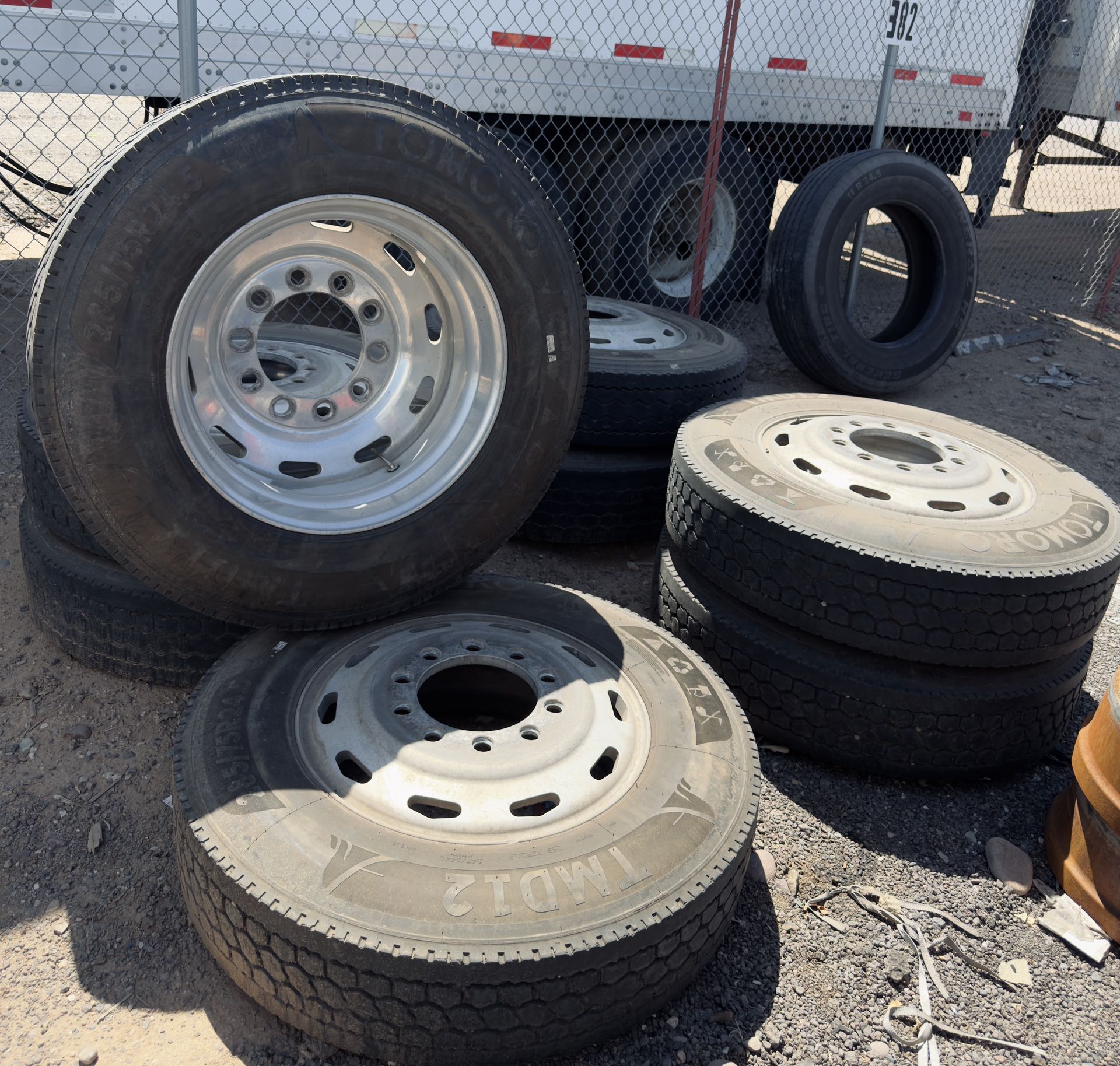 8 24.5 aluminum semi wheels tires