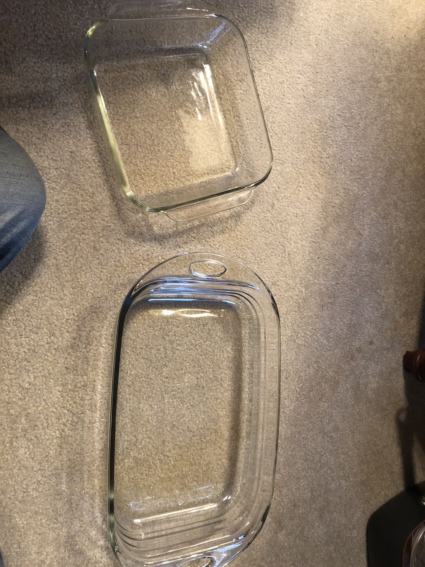 Pyrex and a knock off bakeware