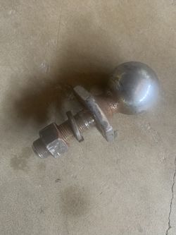 TRUCK HITCH BALL