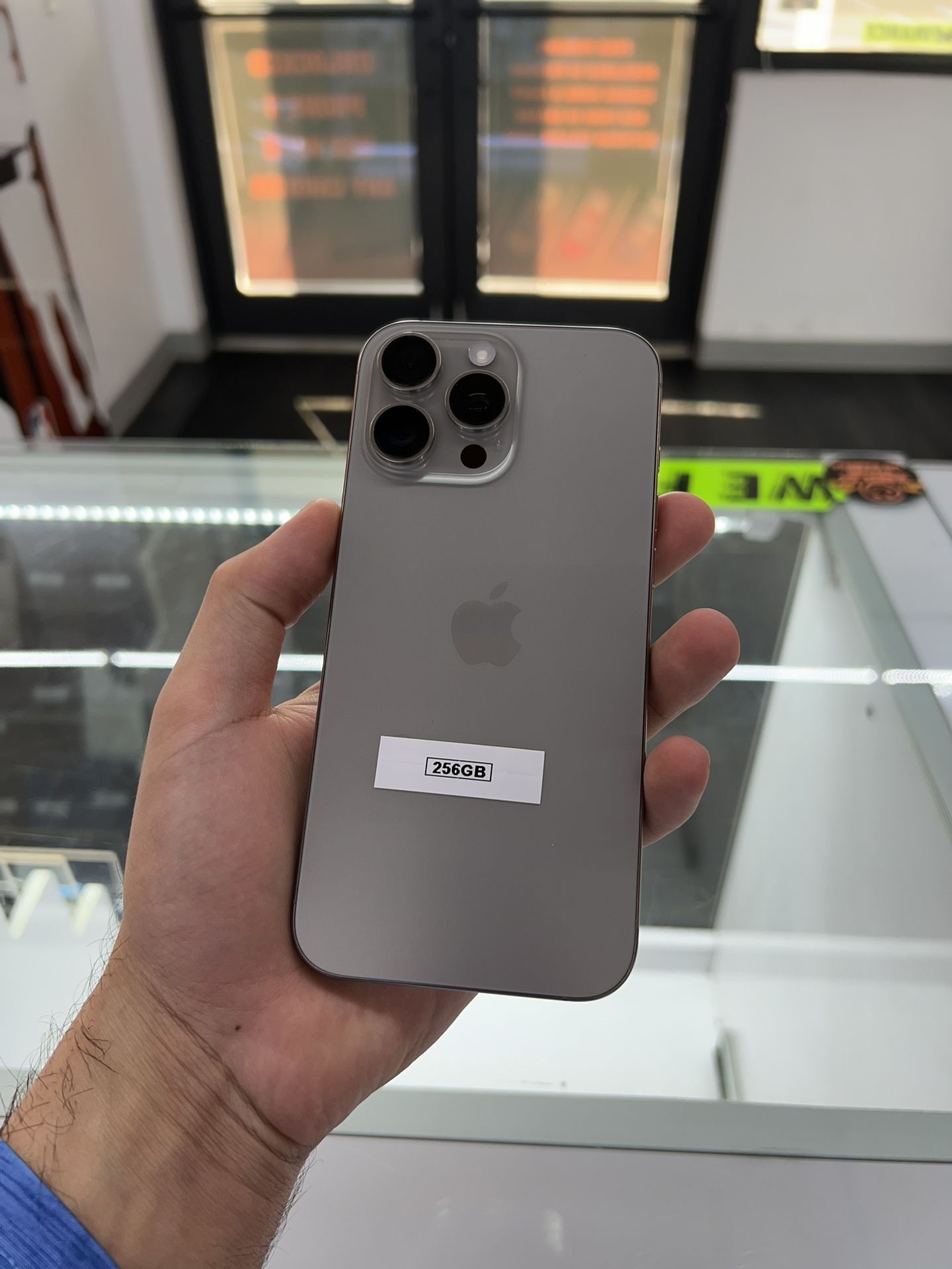 iPhone 16 Pro Max 256GB (Unlocked)