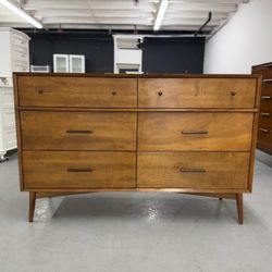 West Elm Solid Wood Mid Century Modern 6 Drawer Dresser for Sale in Phoenix, AZ - OfferUp West Elm Solid Wood Mid Century Modern 6 Drawer Dresser for Sale in Phoenix, AZ - OfferUp