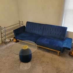 Nicely Designed Sofa And Coffee Table 