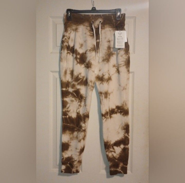 NWT Lululemon Warm Down Joggers Earth Dye Sand Womens Size 4