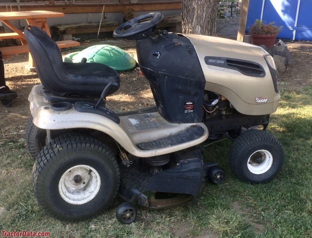Craftsman DYS 4500 lawn tractor 42 inch cut riding mower