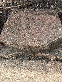 Red retainer bricks