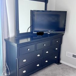 Complete Queen Bedroom Suite