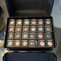 Make Up Kit (EYESHADOW) 