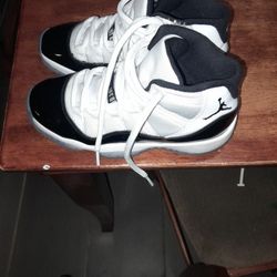 Jordan Retro 11s Size Boys 4.5