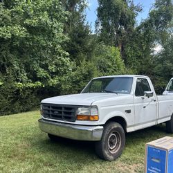 1996 Ford F-250 8ft bed. NO ISSUES 