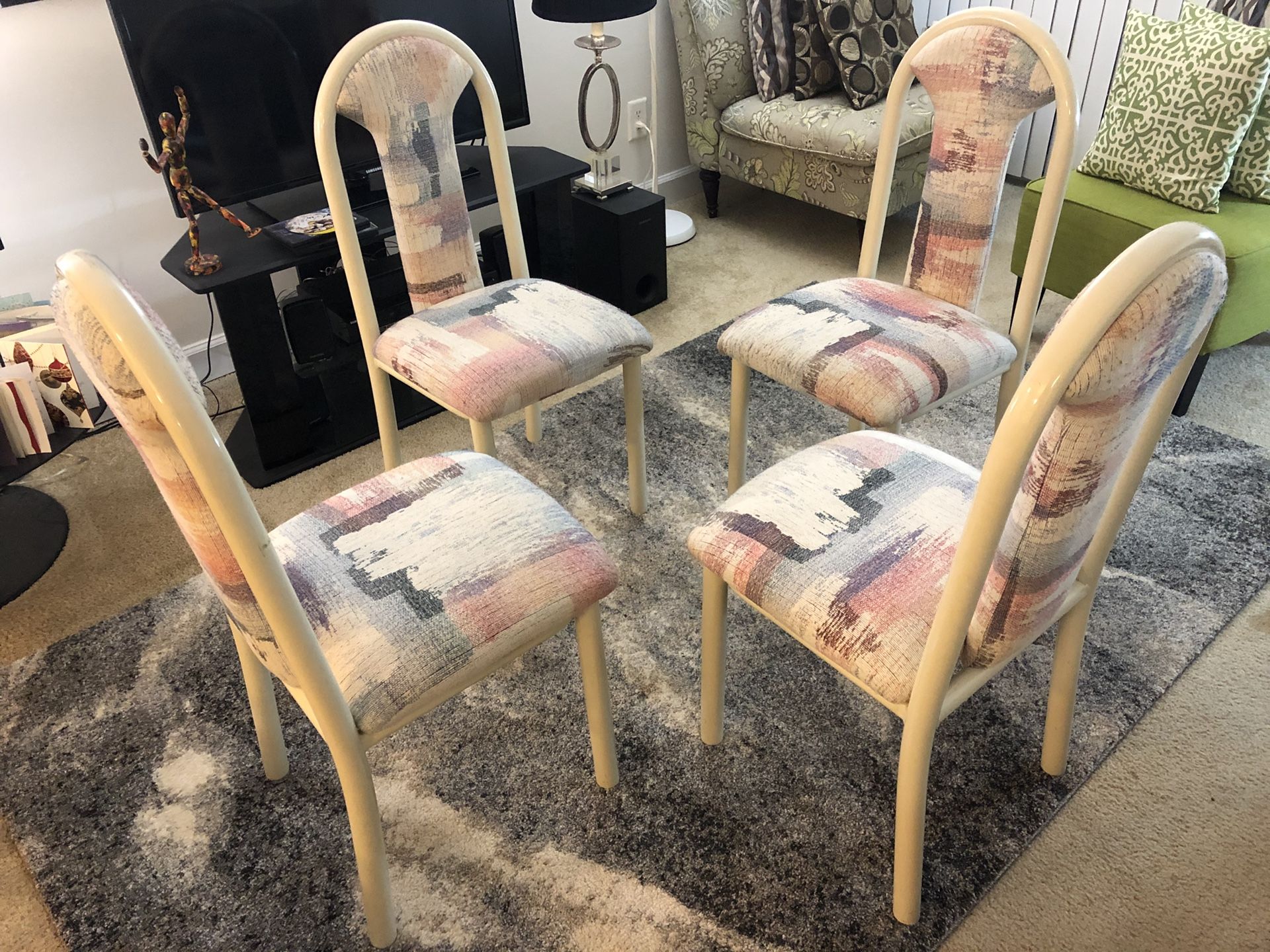 4 dinning table chairs