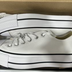 Brand New Converse shoes 