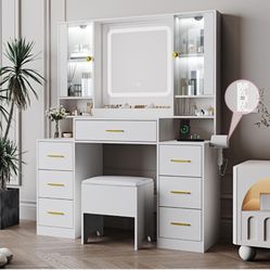 Vanity Make Stand 