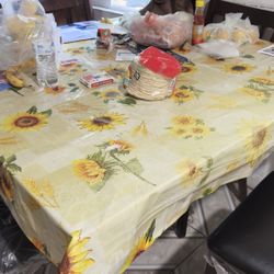 Dining Table Set/Comedor Con Sillas