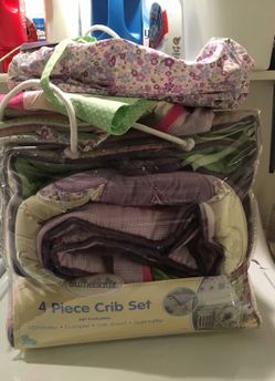 Crib set