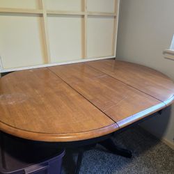 Free Kitchen/Dining Table