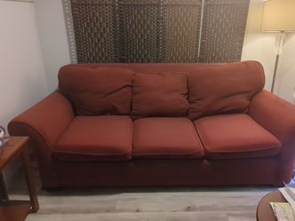 Free Couch – Comfortable, Sturdy, and Classy