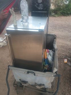 Comerisal grade refrigerator