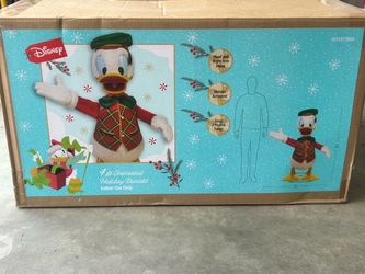 Disney 4ft Animated Holiday Donald Duck
