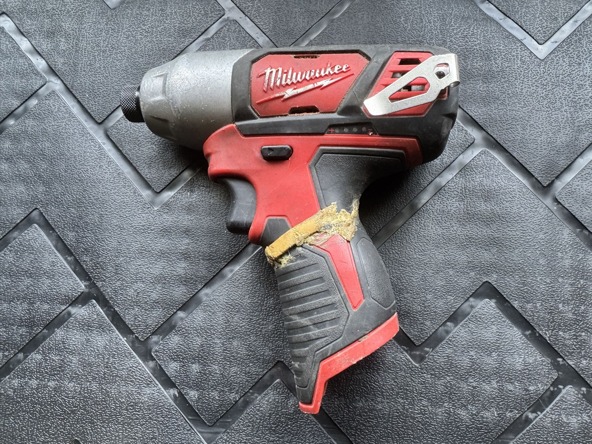 Milwaukee M12 1/4” Hex Impact Driver 2462-20 And 1.5ah Battery