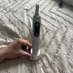 Oral B Electric Toothbrush