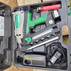 Hitachi NR90GR  3 -1/4 nail gun