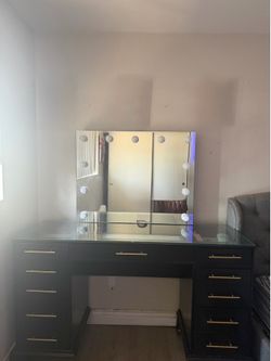 Make Up Vanity
