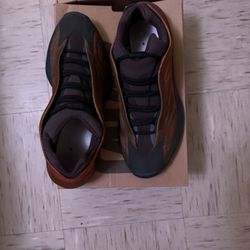 yeezy 700 v3 “copper fade” 