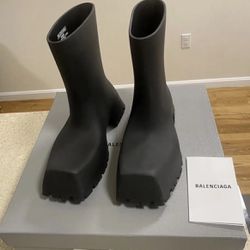Balenciaga Rubber Trooper Boots Size 40 Used 100% Authentic for men