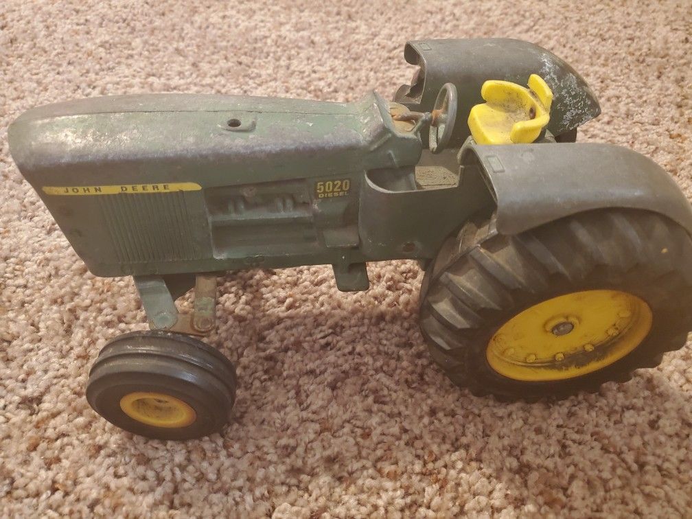 John Deere Vintage 5020 diesel toy tractor